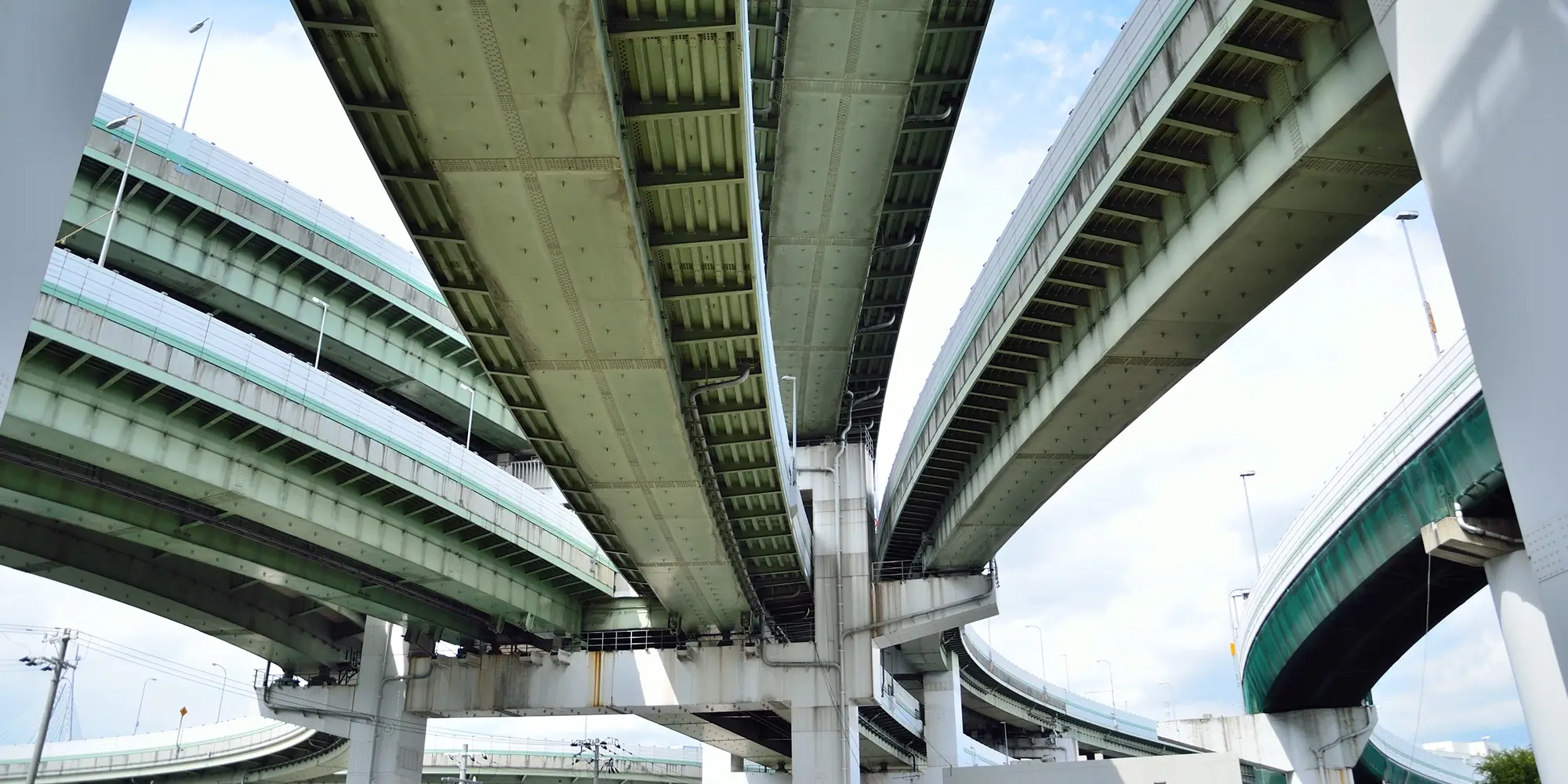 株式会社エイユーテック